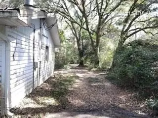 Exterior - 7215 Broadview Dr E, Theodore, AL 36582 photo 7 of 10