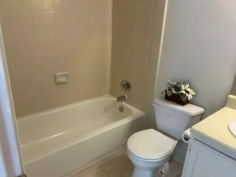 Bath - 6701 Dickens Ferry Rd #83, Mobile, AL 36608 photo 9 of 9