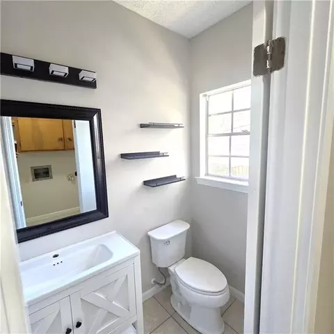Bath - 708 Brannan Ct, Mobile, AL 36693 photo 1 of 4