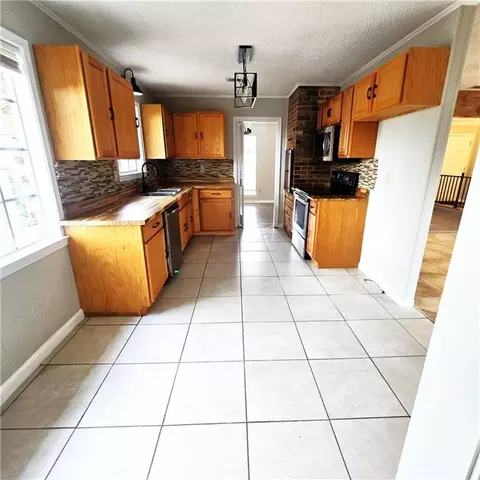 Kitchen - 708 Brannan Ct, Mobile, AL 36693 photo 2 of 3