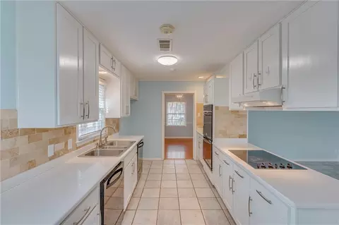 Kitchen - 375 Bridle Path Way, Mobile, AL 36608 photo 2 of 2
