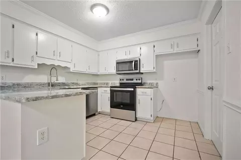 Kitchen - 2865 Barlett Dr, Mobile, AL 36608 photo 1 of 2