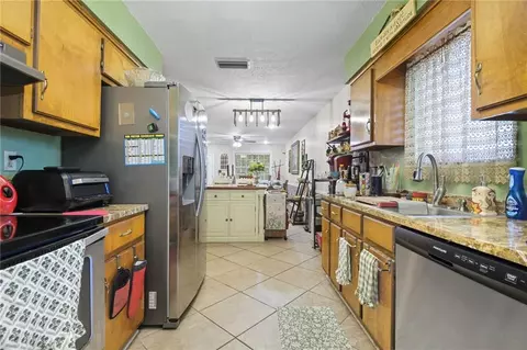 Kitchen - 949 Knowles Ln, Mobile, AL 36608 photo 4 of 4