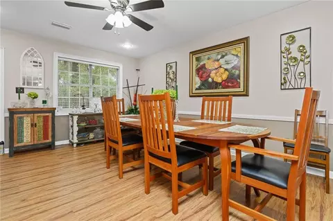 Dining - 949 Knowles Ln, Mobile, AL 36608 photo 1 of 2