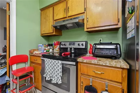 Kitchen - 949 Knowles Ln, Mobile, AL 36608 photo 3 of 4