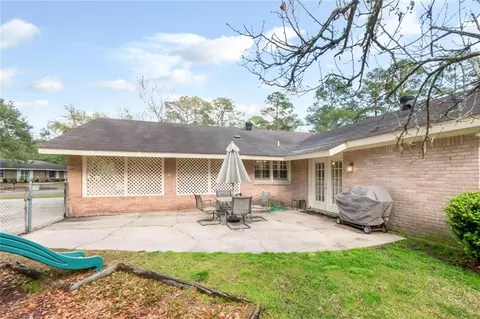 Exterior - 100 Fenwick Rd, Mobile, AL 36608 photo 8 of 12