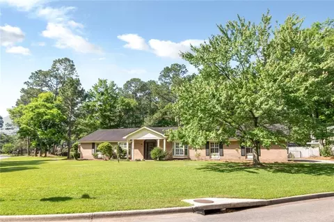 Exterior - 100 Fenwick Rd, Mobile, AL 36608 photo 10 of 12