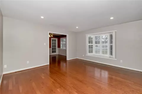 Living - 100 Fenwick Rd, Mobile, AL 36608 photo 2 of 5