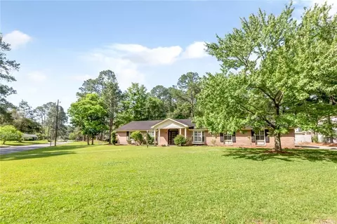 Exterior - 100 Fenwick Rd, Mobile, AL 36608 photo 11 of 12
