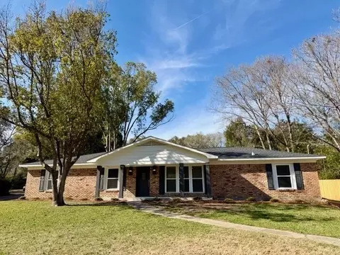 16 Cherry Dr, Saraland, AL 36571