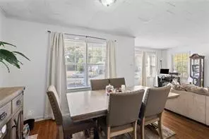 Dining - 74 Lefevre St, Mobile, AL 36607 photo 1 of 2