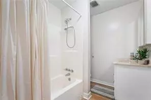 Bath - 74 Lefevre St, Mobile, AL 36607 photo 1 of 3