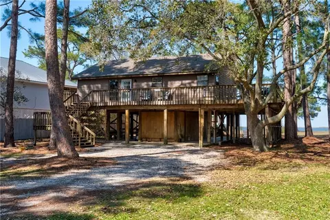 718 Cadillac Ave, Dauphin Island, AL 36528
