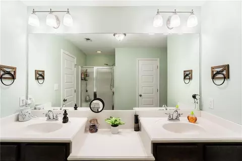 Bath - 653 Begeman Rd, Mobile, AL 36608 photo 1 of 3
