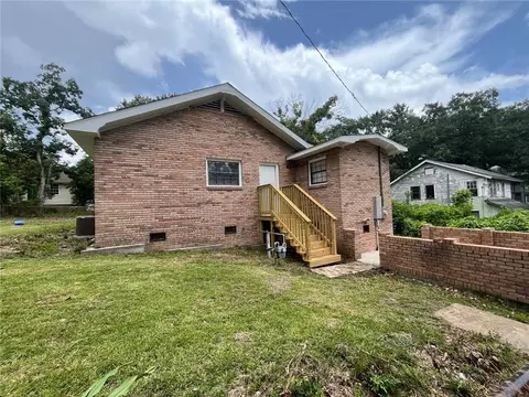 316 1st St, Chickasaw, AL 36611