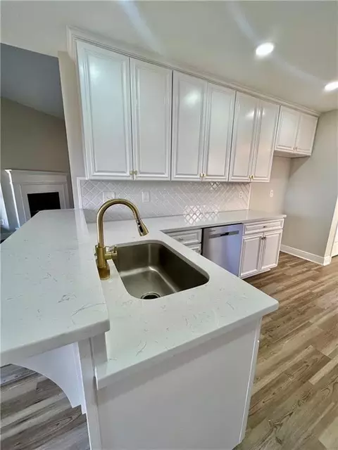 Kitchen - 8255 Savage Loop, Theodore, AL 36582 photo 7 of 7