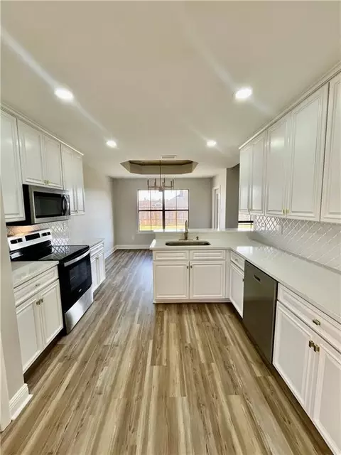 Kitchen - 8255 Savage Loop, Theodore, AL 36582 photo 1 of 7