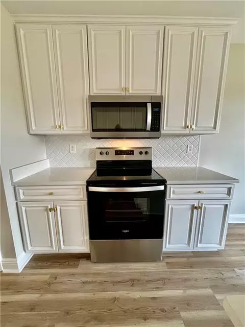 Kitchen - 8255 Savage Loop, Theodore, AL 36582 photo 2 of 7