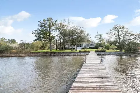 5670 Riverview Pointe Dr E, Theodore, AL 36582