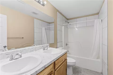 Bath - 62 11th Ave, Chickasaw, AL 36611 photo 1 of 2