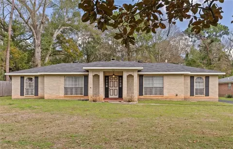 2251 Hillcrest Rd, Mobile, AL 36695