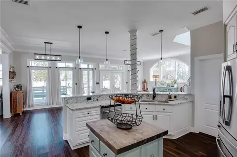 Kitchen - 3180 Riverview Pointe Dr, Theodore, AL 36582 photo 4 of 5