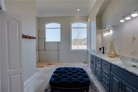 Bath - 3180 Riverview Pointe Dr, Theodore, AL 36582 photo 2 of 7