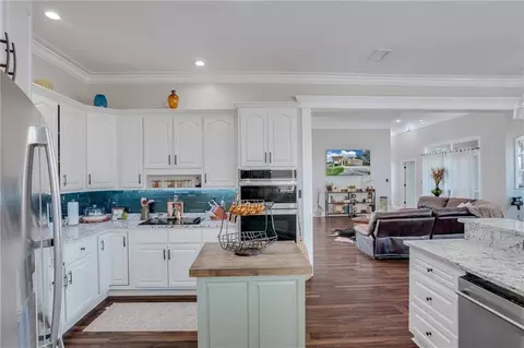 Kitchen - 3180 Riverview Pointe Dr, Theodore, AL 36582 photo 3 of 5