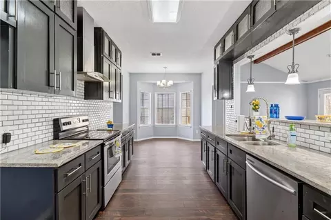 Kitchen - 6626 Cherry Pointe Ct, Mobile, AL 36695 photo 2 of 5