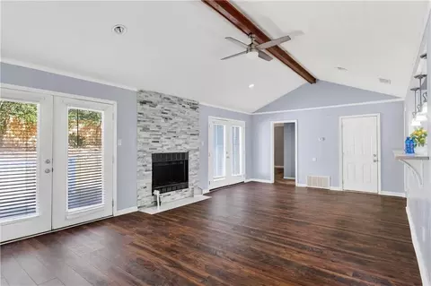 Living - 6626 Cherry Pointe Ct, Mobile, AL 36695 photo 5 of 7