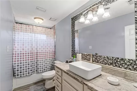 Bath - 6626 Cherry Pointe Ct, Mobile, AL 36695 photo 2 of 2