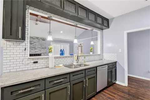 Kitchen - 6626 Cherry Pointe Ct, Mobile, AL 36695 photo 4 of 5