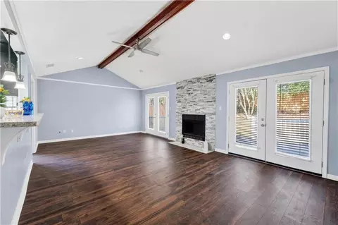 Living - 6626 Cherry Pointe Ct, Mobile, AL 36695 photo 6 of 7