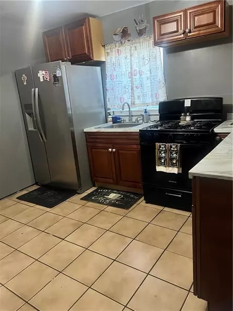 Kitchen - 814 Beck Ave, Mobile, AL 36610 photo 3 of 3