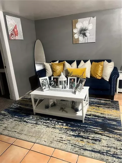 Living - 814 Beck Ave, Mobile, AL 36610 photo 4 of 4