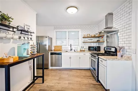 Kitchen - 255 Pinehill Dr, Mobile, AL 36606 photo 1 of 2
