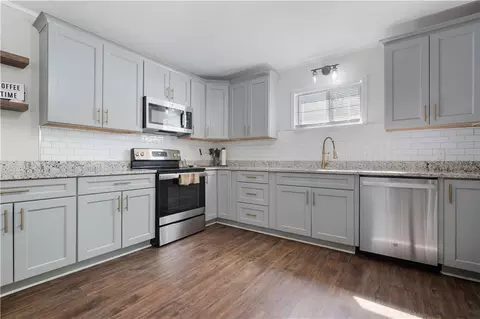 Kitchen - 54 Bishop Ln S, Mobile, AL 36608 photo 2 of 3