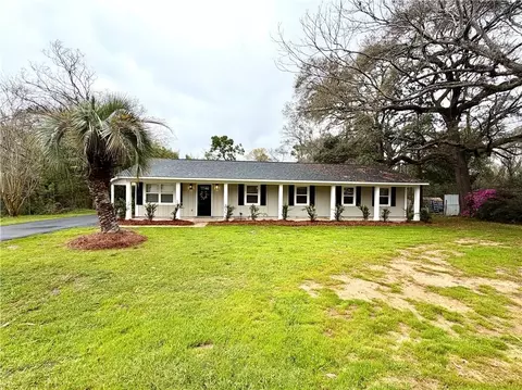 8400 Stratford Dr, Theodore, AL 36582
