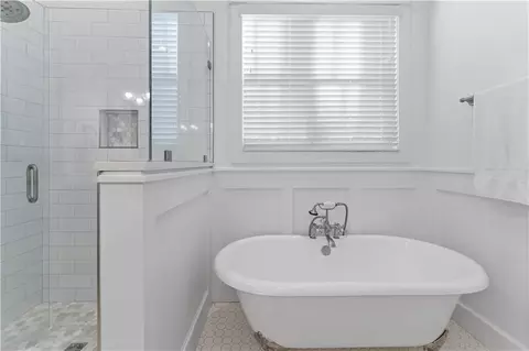 Bath - 15 Semmes Ave, Mobile, AL 36604 photo 2 of 3