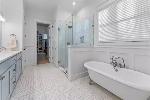 Bath - 15 Semmes Ave, Mobile, AL 36604 photo 1 of 3