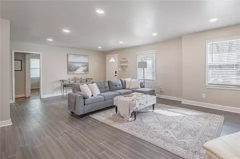 Living - 1956 Myrtle Ave, Mobile, AL 36606 photo 1 of 1