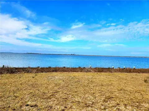 535 Buchanan Dr, Dauphin Island, AL 36528