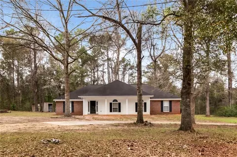 9490 Aubrey Ln, Chunchula, AL 36521