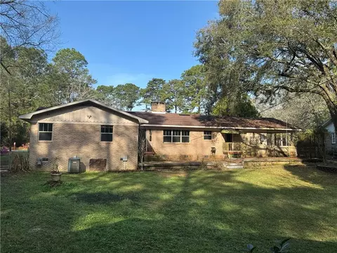 Exterior - 504 Sutherland Dr, Chickasaw, AL 36611 photo 1 of 2