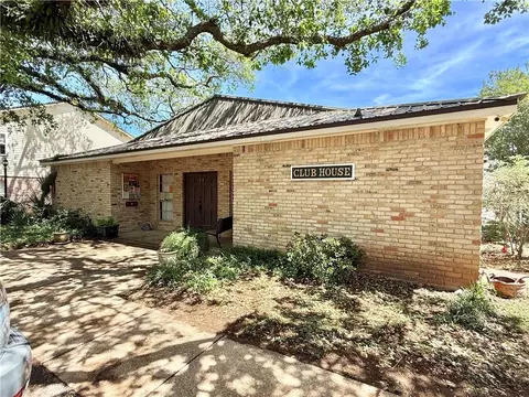 Exterior - 4017 Cottage Hill Rd #34, Mobile, AL 36609 photo 8 of 8