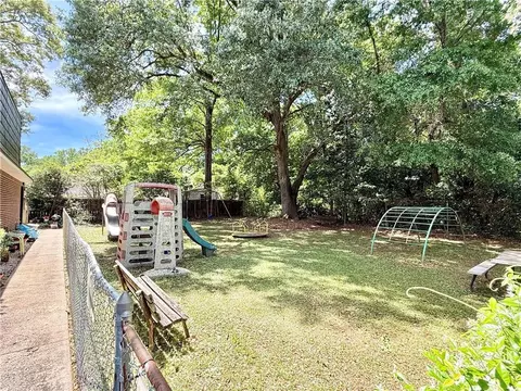 Exterior - 4017 Cottage Hill Rd #34, Mobile, AL 36609 photo 7 of 8