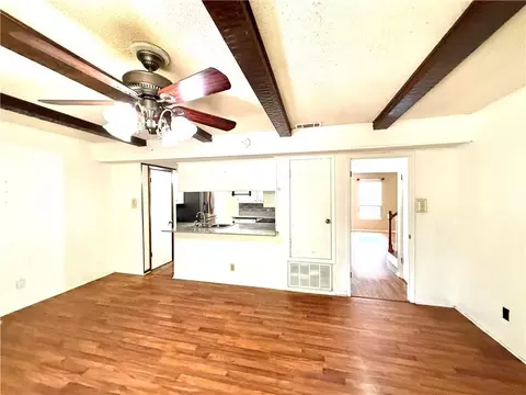 Living - 4017 Cottage Hill Rd #34, Mobile, AL 36609 photo 1 of 4