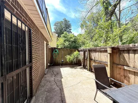 Exterior - 4017 Cottage Hill Rd #34, Mobile, AL 36609 photo 4 of 8