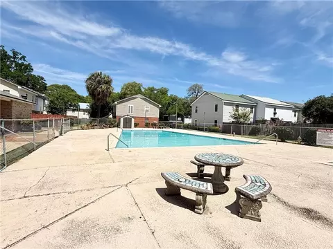 Exterior - 4017 Cottage Hill Rd #34, Mobile, AL 36609 photo 6 of 8