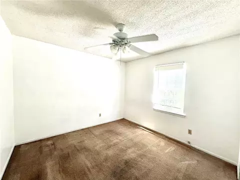 Bedroom - 4017 Cottage Hill Rd #34, Mobile, AL 36609 photo 4 of 6